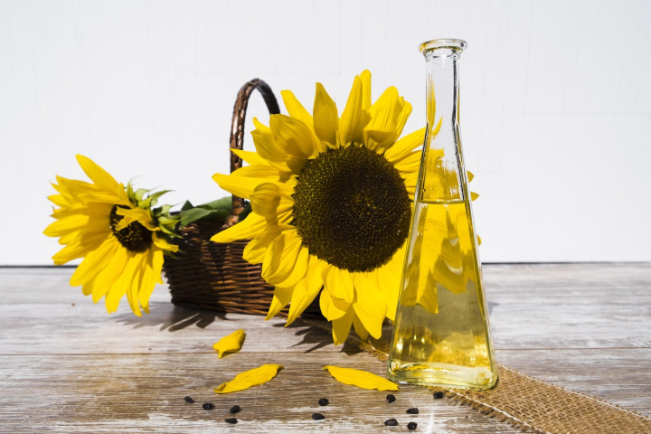 edible oil bottle sunflower